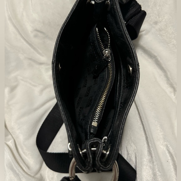 ⭐️ EUC Michael Kors crossbody - Picture 4 of 6